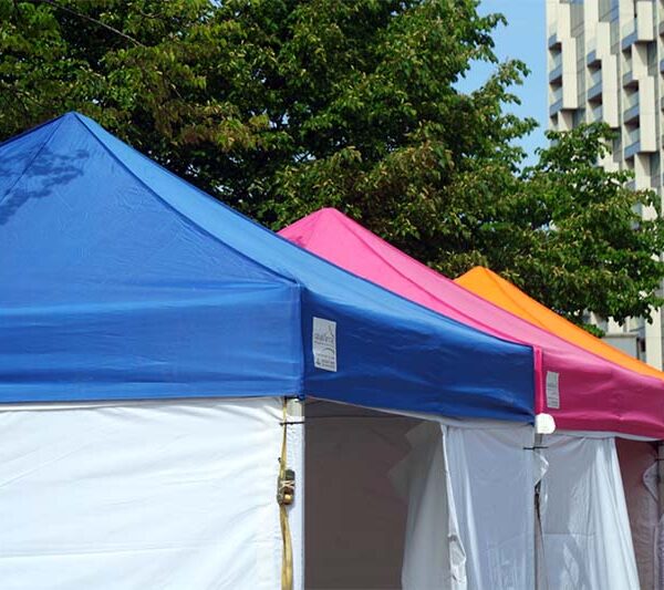 marquees-with-coloured-roof